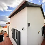 別荘 Seaview House-quiet, 7 Mins To Town, Stunning View フンシャル