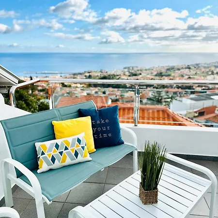 Seaview House-quiet, 7 Mins To Town, Stunning View בית נופש