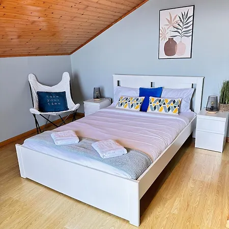 Seaview House-quiet, 7 Mins To Town, Stunning View *