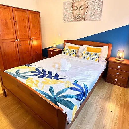 Family Home, Private Terrace, Stunning Ocean View * Φουνκάλ