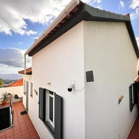 Holiday home Seaview House-quiet, 7 Mins To Town, Stunning View Funchal (Madeira)