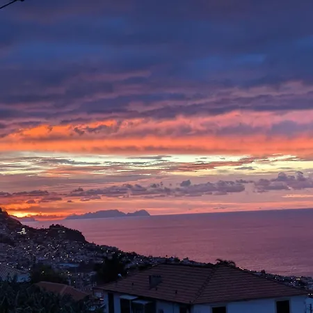 Family Home, Private Terrace, Stunning Ocean View Funchal (Madeira)
