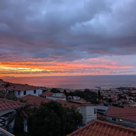 Σπίτι διακοπών Family Home, Private Terrace, Stunning Ocean View Φουνκάλ