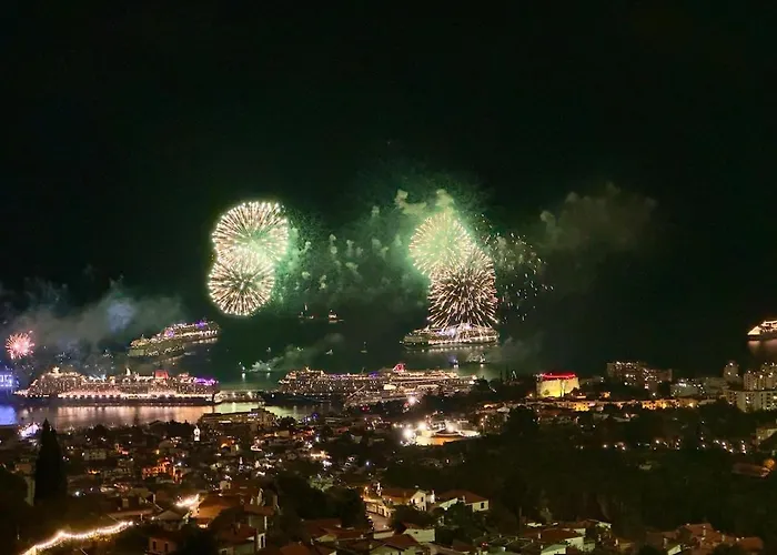 Seaview House-quiet, 7 Mins To Town, Stunning View *