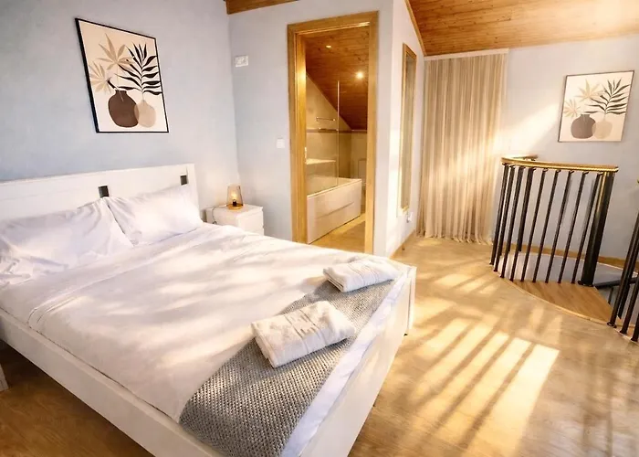 Holiday home Seaview House-quiet, 7 Mins To Town, Stunning View